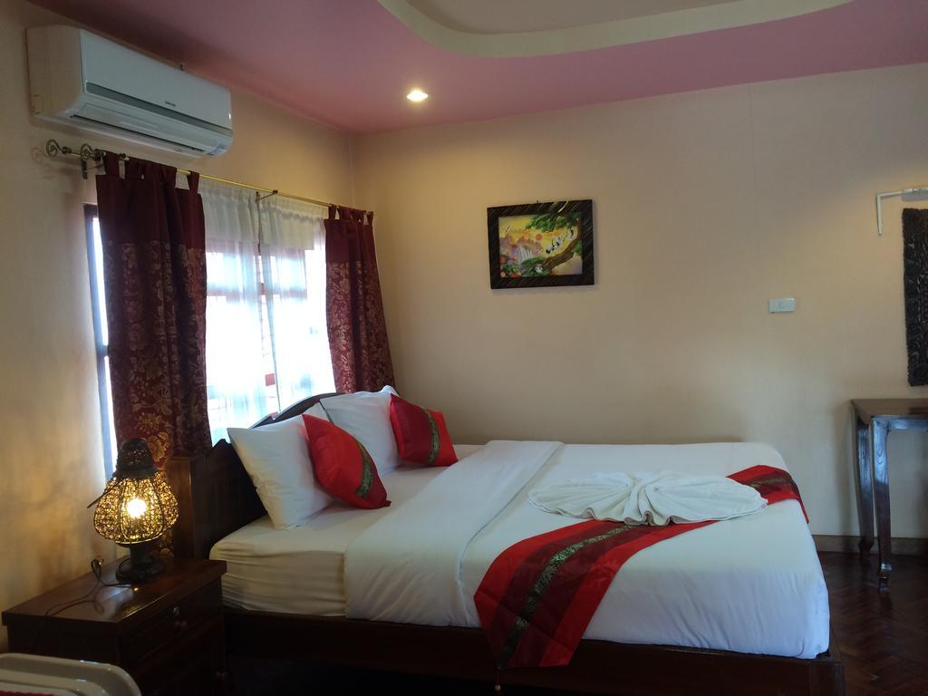 Chok-Wasana Guest House Mae Sariang Exterior photo